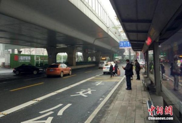 武汉暂时关闭离汉通道 全市公交地铁等停运。<a target='_blank' href='http://www.chinanews.com/'>中新社</a>记者 艾启平 摄