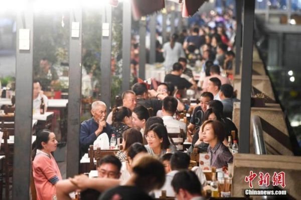 资料图：长沙“夜经济”逐渐复苏。