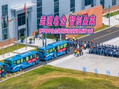 走进名企 智创未来——西平高中社会实践活动走进该县标杆企业