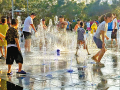 戏水消夏