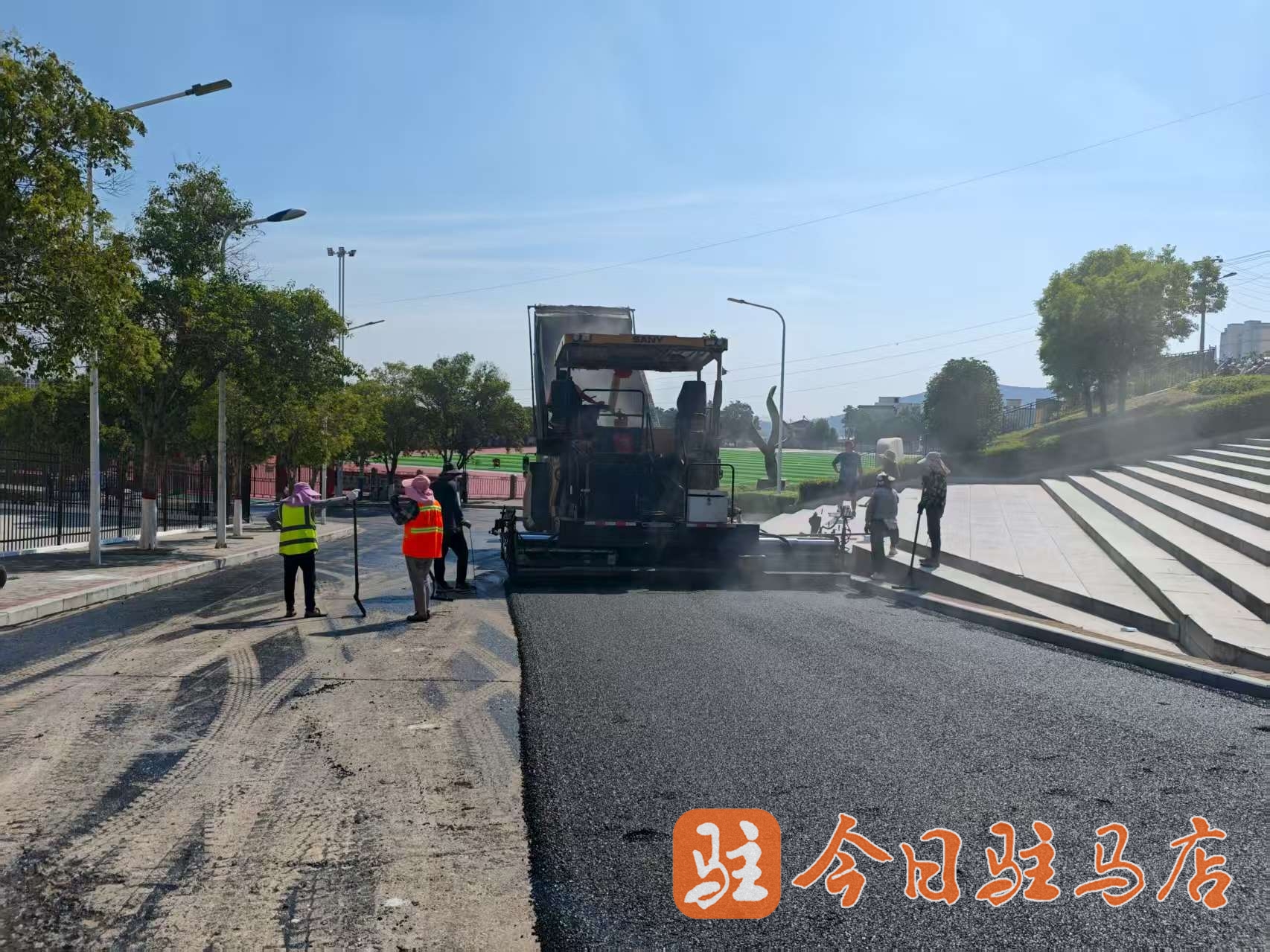 确山县公路事业发展中心抢抓施工“黄金期”铺就城区惠民路