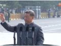 習近平向廣場觀禮臺上的各界代表揮手致意