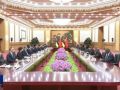 习近平会见莫桑比克总理莱维