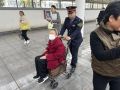 暖冬遷徙路 普速傳溫情——武漢客運段周口車間K1505次列車暖心服務(wù)93歲遷徙老人