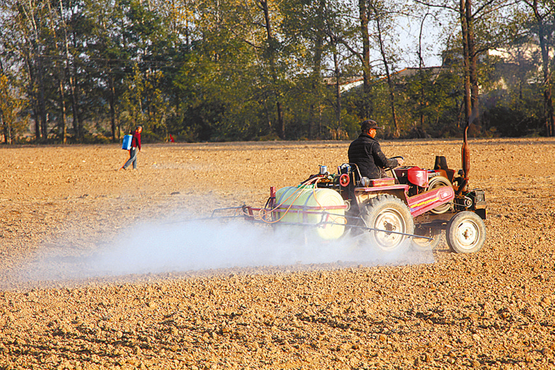 种梦沃野 耕耘希望  