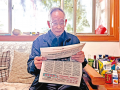 79岁老教师与《天中晚报》的25载情缘