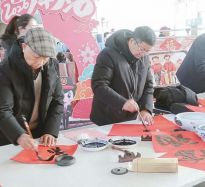 直击春运首日 行囊装满盼 归途皆是暖