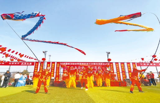 鄉(xiāng)村春晚樂翻天 同心共賀幸福年