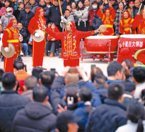 西平：鑼鼓喧天迎元宵