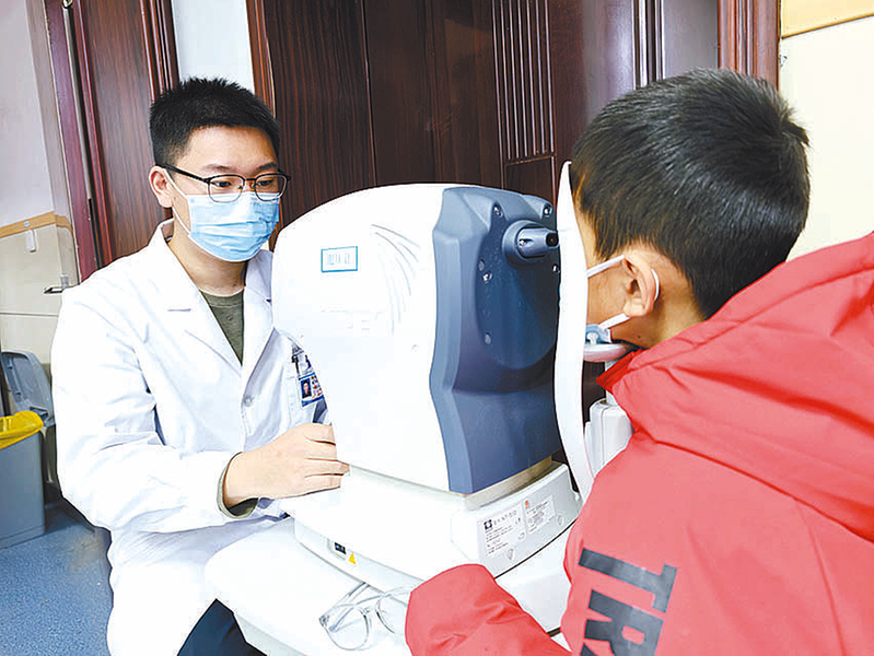 開學(xué)季 眼科忙