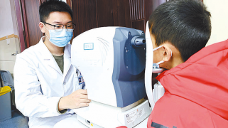開學(xué)季 眼科忙