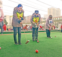 门球竞技迎“三八”妇女节