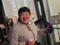 “拿起抹布，你叫我保洁阿姨；一开口，你得叫我金牌讲解员！”
