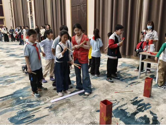 閱讀點亮童心-探索擁抱未來838