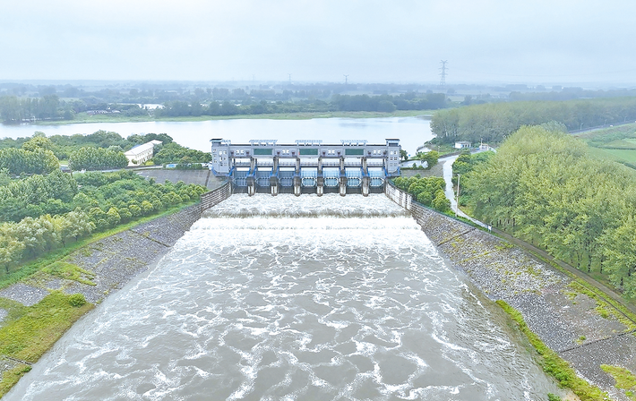 宿鸭湖水库 开闸泄洪